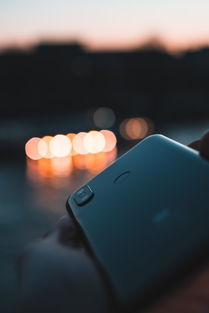 欧逸Web3下载APP，手机能玩吗？一文理清合规与风险真相